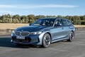 【宿命の対決】高級感と性能を備えたエレガントなステーションワゴン対決　BMW3シリーズ対メルセデスCクラス　僅差で勝利したのは？