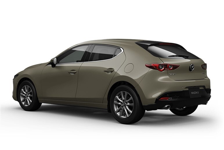 【228万円】一番安いのに装備が充実…？　「マツダ3 ファストバック 15S」はアリかナシか