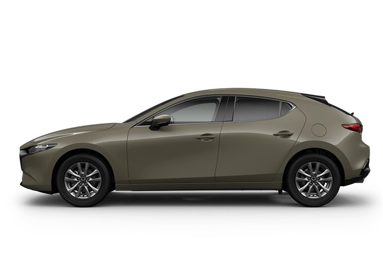 【228万円】一番安いのに装備が充実…？　「マツダ3 ファストバック 15S」はアリかナシか