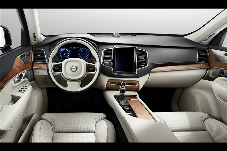 ボルボ、新型XC90の公式フォトを大量初公開