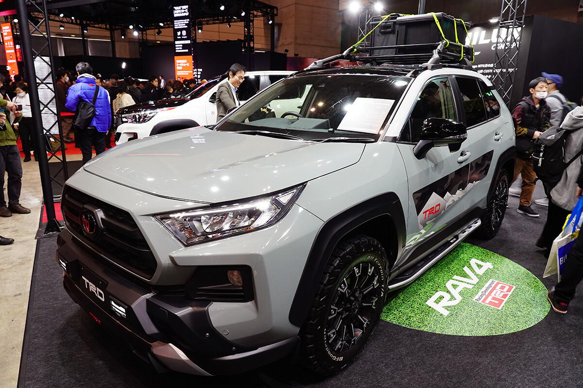 TRDがRAV4のリフトアップ提案！ 総額100万をかけた「フィールドモンスター」とは【東京オートサロン】