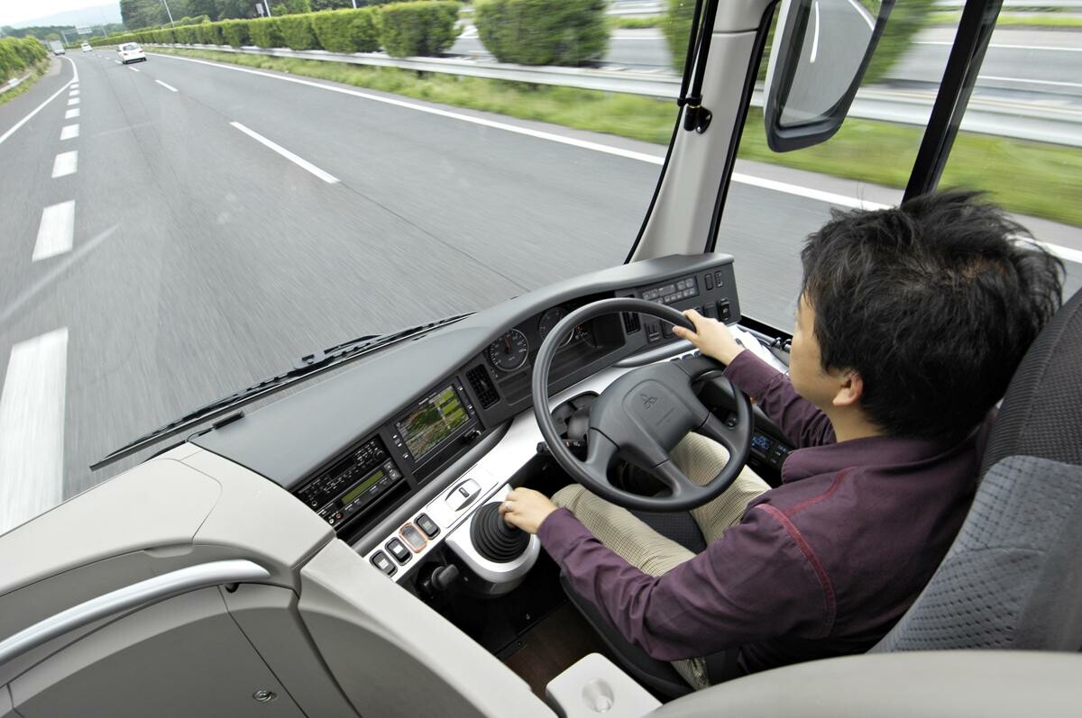 大型免許はあるけどイキナリ公道はムリ！　トラックやバスの運転手になるならドコで練習する？