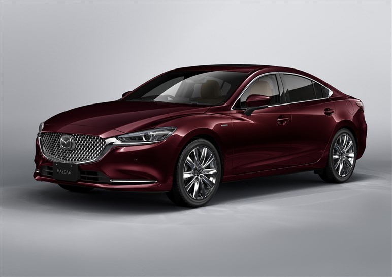 デビュー20周年のMAZDA6が一部改良。特別仕様車や「スポーツアピアランス」を設定、価格は約296万から