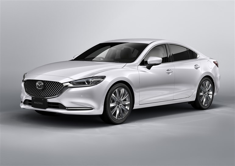 デビュー20周年のMAZDA6が一部改良。特別仕様車や「スポーツアピアランス」を設定、価格は約296万から