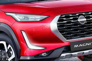 約106万円から！ 日産の「“最安級”コンパクトSUV」がスゴい！ 全長約4mの“ちょうどいいサイズ”に「5速MT」や「ターボ」モデルも！ トヨタ「ライズ」に迫る「マグナイト」印国仕様どんなモデル？