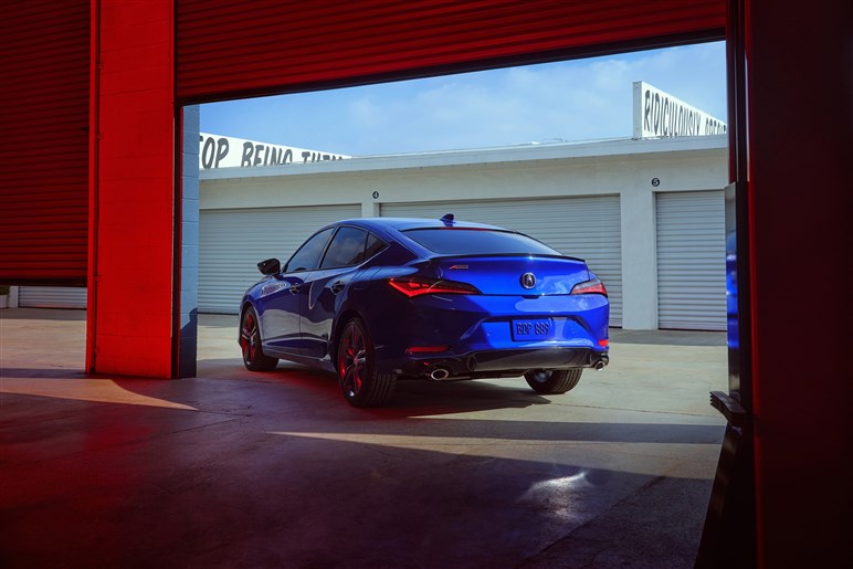 ホンダの高級ブランドが新型SUV「ADX」を発表。クセ強め“アメリカン顔”の衝撃や背景とは？