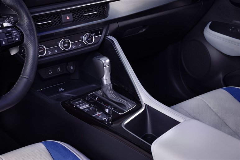 ホンダの高級ブランドが新型SUV「ADX」を発表。クセ強め“アメリカン顔”の衝撃や背景とは？