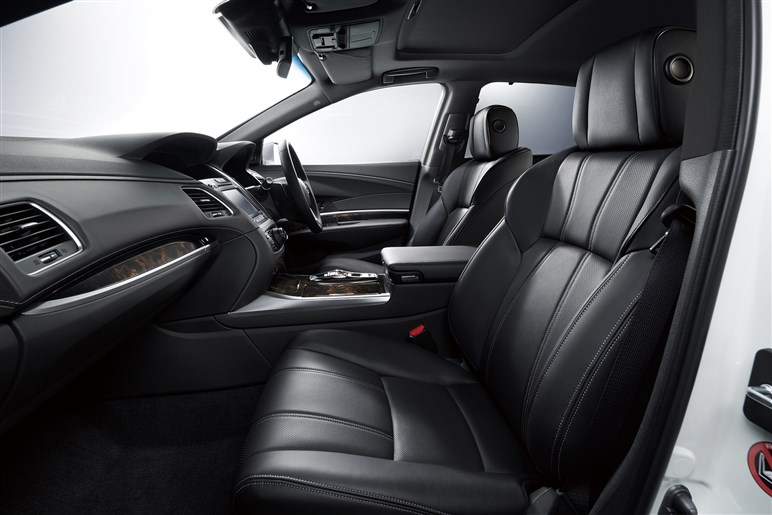 ホンダの高級ブランドが新型SUV「ADX」を発表。クセ強め“アメリカン顔”の衝撃や背景とは？