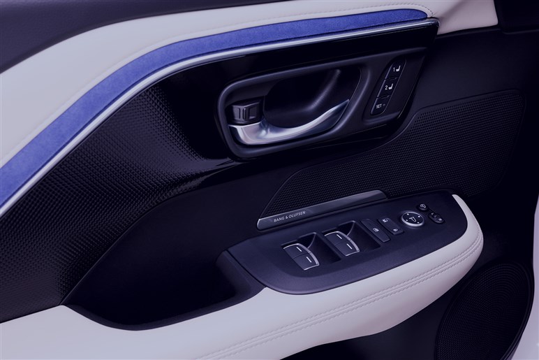 ホンダの高級ブランドが新型SUV「ADX」を発表。クセ強め“アメリカン顔”の衝撃や背景とは？