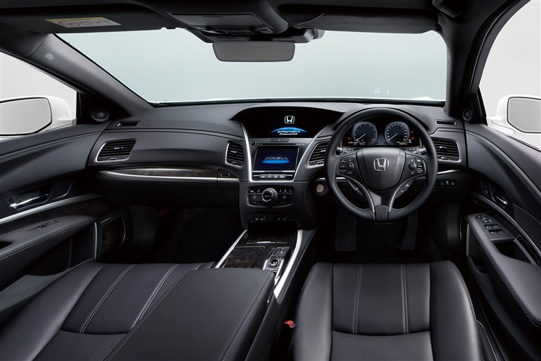ホンダの高級ブランドが新型SUV「ADX」を発表。クセ強め“アメリカン顔”の衝撃や背景とは？