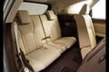 レクサス、3列シートのRX350L＆2列シート化で荷室を拡大したLX570を発表