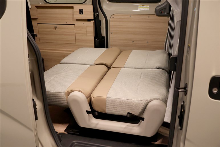 【車中泊の日産!?】NV200バネット マイルーム公開。カジュアル系アウトドア車が次のトレンド？464万円から