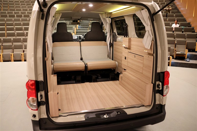 【車中泊の日産!?】NV200バネット マイルーム公開。カジュアル系アウトドア車が次のトレンド？464万円から