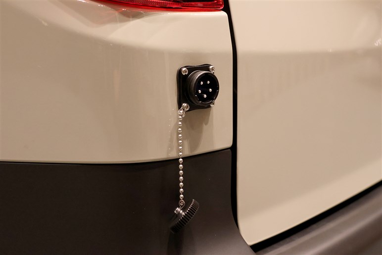 【車中泊の日産!?】NV200バネット マイルーム公開。カジュアル系アウトドア車が次のトレンド？464万円から