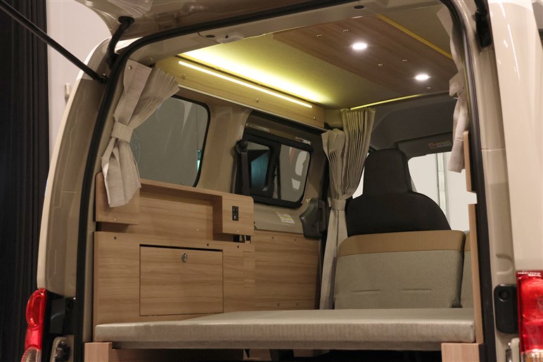 【車中泊の日産!?】NV200バネット マイルーム公開。カジュアル系アウトドア車が次のトレンド？464万円から