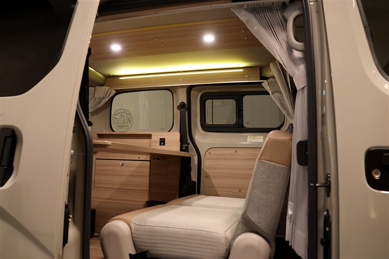 【車中泊の日産!?】NV200バネット マイルーム公開。カジュアル系アウトドア車が次のトレンド？464万円から