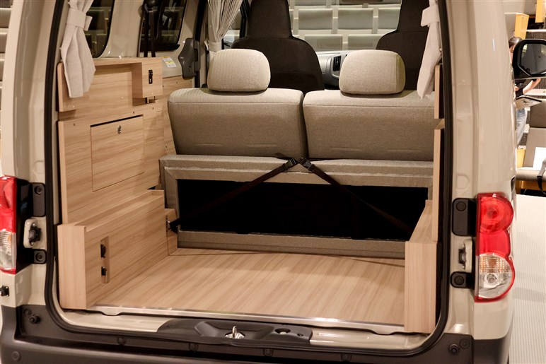 【車中泊の日産!?】NV200バネット マイルーム公開。カジュアル系アウトドア車が次のトレンド？464万円から
