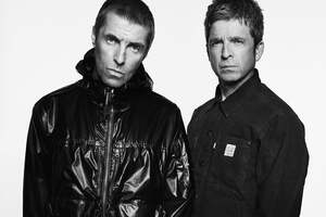 オアシス復活ライブ「Oasis Live ’25」をランドローバーのディフェンダーがサポート！ 10月に日本公演も！