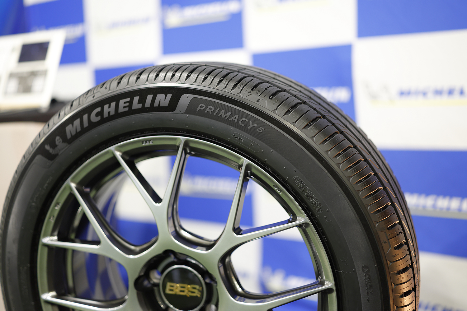 【試乗】「４＋」もかなりよかったけど「５」でどのぐらい進化した？　ミシュランの新コンフォートタイヤ「プライマシー５」は溝が減っても性能が落ちにくい優れモノだった