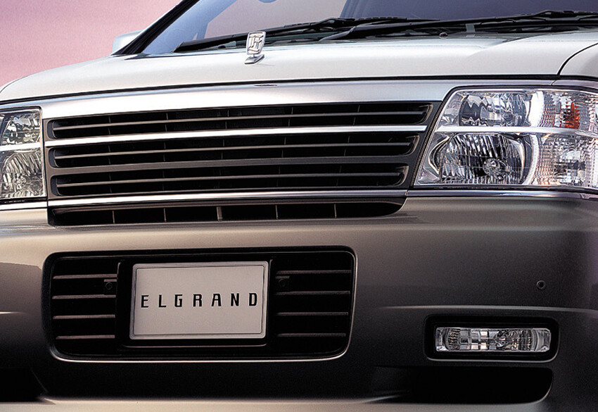 オラオラ顔はどこから始まった？ ミニバンの最初はどれ?? クルマ界の「今」を賑わすブームの開祖カーを探る