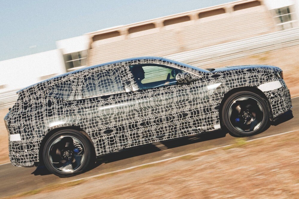 次期BMWの羅針盤　新型 iX3 プロトタイプ　航続799km　期待膨らむノイエクラッセを解説