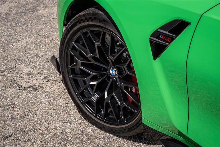 BMW新型「M3 EV」の車重はまさかの2.7トン!? プロトタイプから見えた驚きの中身とは