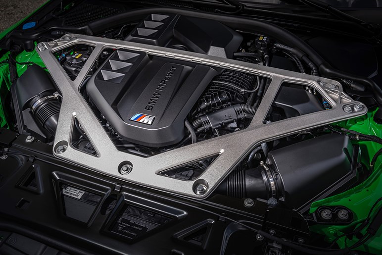 BMW新型「M3 EV」の車重はまさかの2.7トン!? プロトタイプから見えた驚きの中身とは