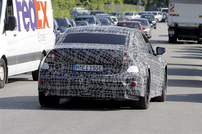 BMW新型「M3 EV」の車重はまさかの2.7トン!? プロトタイプから見えた驚きの中身とは