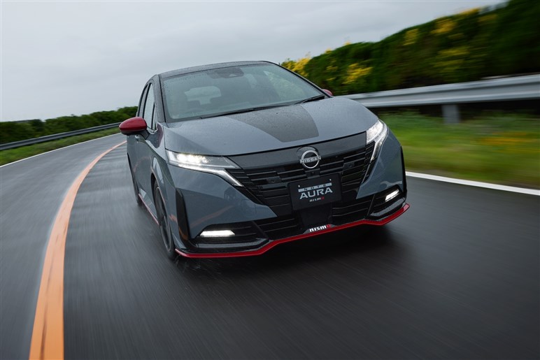 【快速4WDホットハッチ】オーラNISMO、マイチェンで待望の四駆追加！ デザインもアップデート