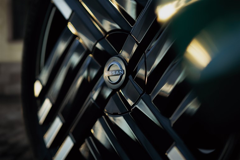 最近の日産車のデザインが謎に“バタ臭い”と話題に！ ネットや専門家の声はどうなっている？