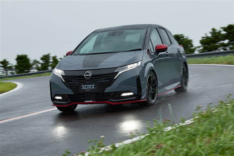 【快速4WDホットハッチ】オーラNISMO、マイチェンで待望の四駆追加！ デザインもアップデート