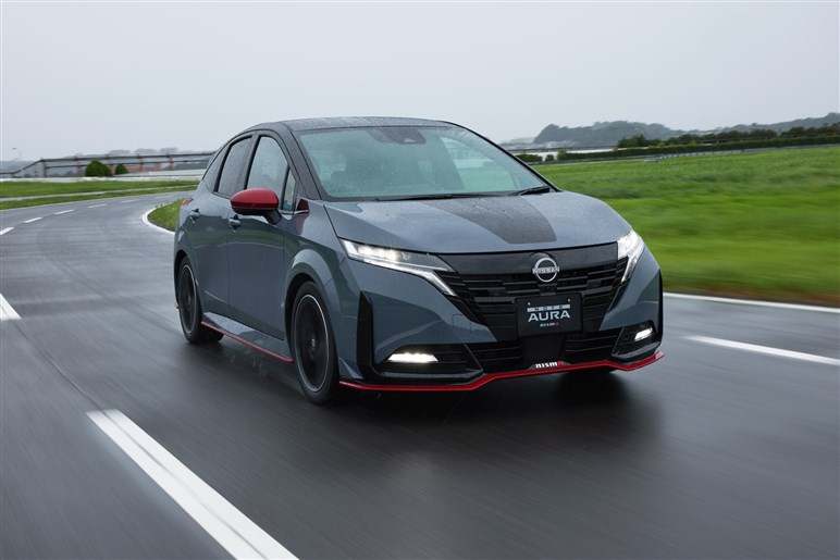 【快速4WDホットハッチ】オーラNISMO、マイチェンで待望の四駆追加！ デザインもアップデート