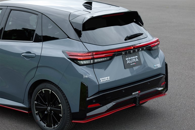 【快速4WDホットハッチ】オーラNISMO、マイチェンで待望の四駆追加！ デザインもアップデート