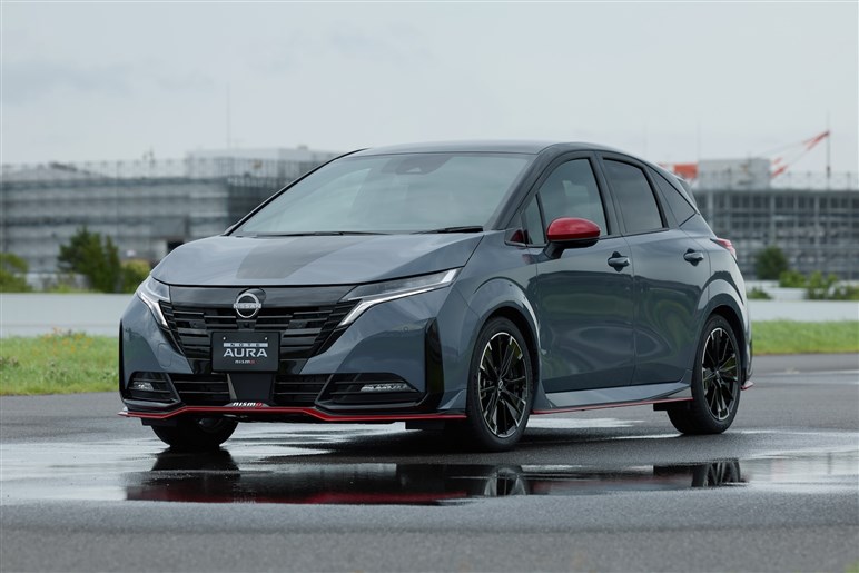 【快速4WDホットハッチ】オーラNISMO、マイチェンで待望の四駆追加！ デザインもアップデート