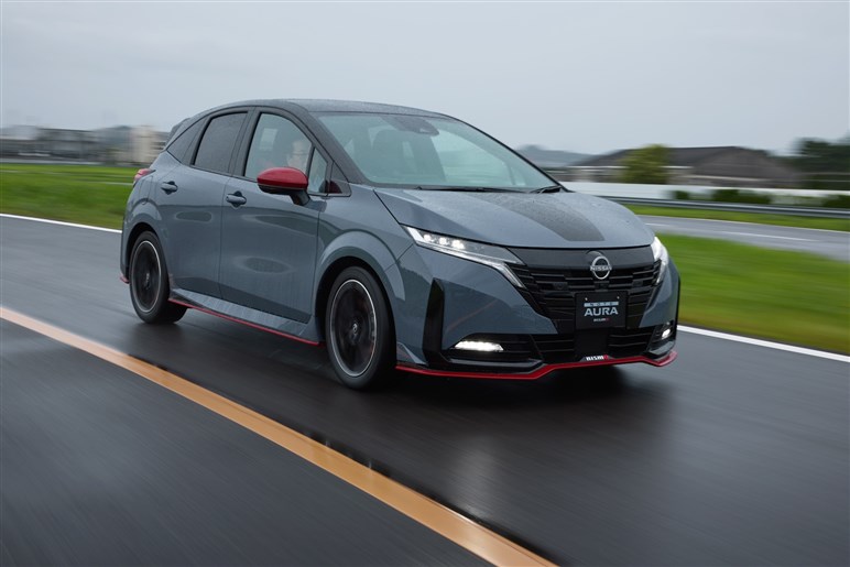 【快速4WDホットハッチ】オーラNISMO、マイチェンで待望の四駆追加！ デザインもアップデート