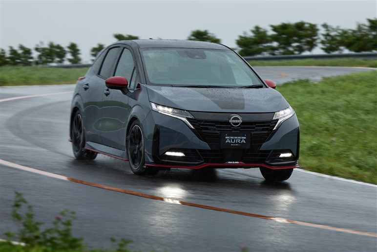 【快速4WDホットハッチ】オーラNISMO、マイチェンで待望の四駆追加！ デザインもアップデート