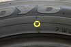 新品なのになんの印？　タイヤの横にある「黄色」や「赤色」の点の意味とは