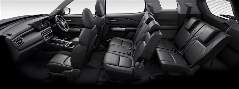 三菱が新型SUV「デスティネーター」公開。デザイン好評も、「パジェロ復活」を期待するユーザーからは落胆の声