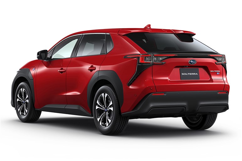 スバルが米で公開の新型SUV「アンチャーテッド」に日本のユーザーはどう反応？ 走行性能に高い期待も、デザインとBEV化は否定的