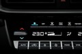 三菱が新型SUV「デスティネーター」公開。デザイン好評も、「パジェロ復活」を期待するユーザーからは落胆の声
