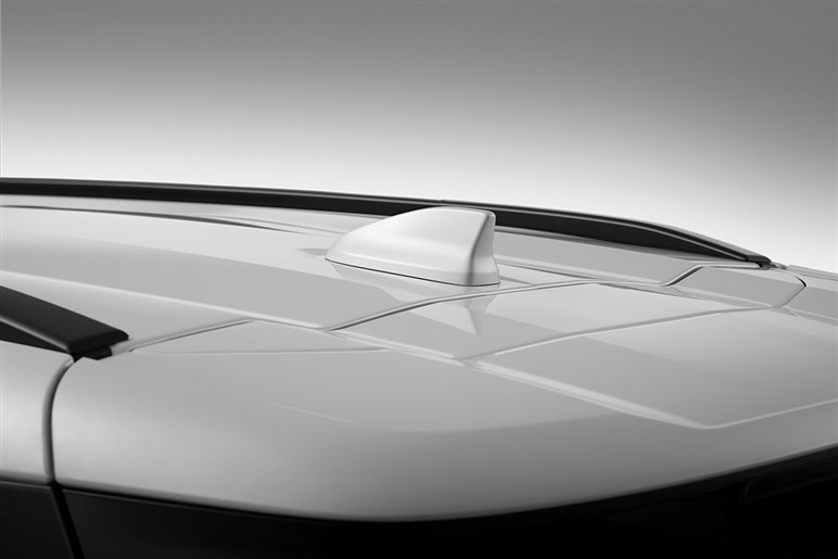 三菱が新型SUV「デスティネーター」公開。デザイン好評も、「パジェロ復活」を期待するユーザーからは落胆の声