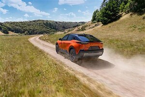 スバルが米で公開の新型SUV「アンチャーテッド」に日本のユーザーはどう反応？ 走行性能に高い期待も、デザインとBEV化は否定的