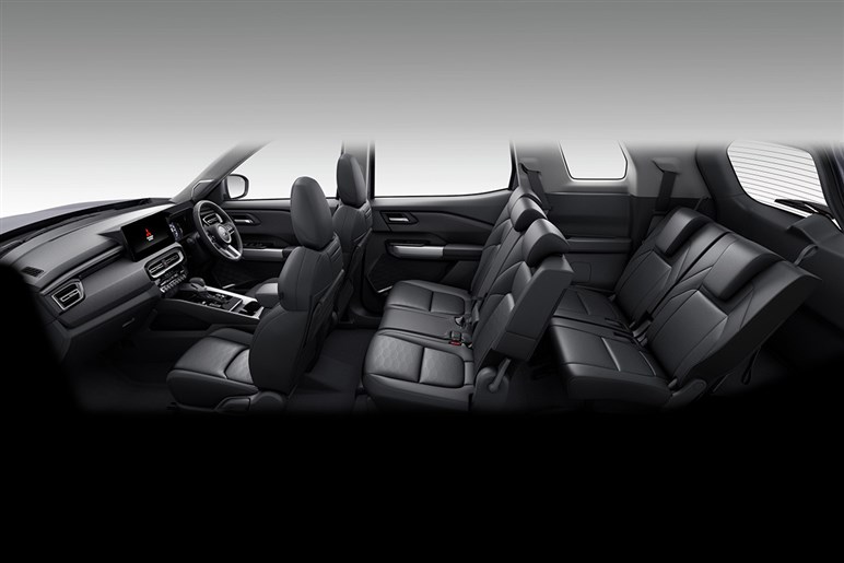 三菱が新型SUV「デスティネーター」公開。デザイン好評も、「パジェロ復活」を期待するユーザーからは落胆の声
