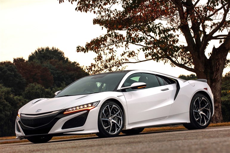 新型NSX、高速周回路で日本初試乗！ わずか2周で分かったこと