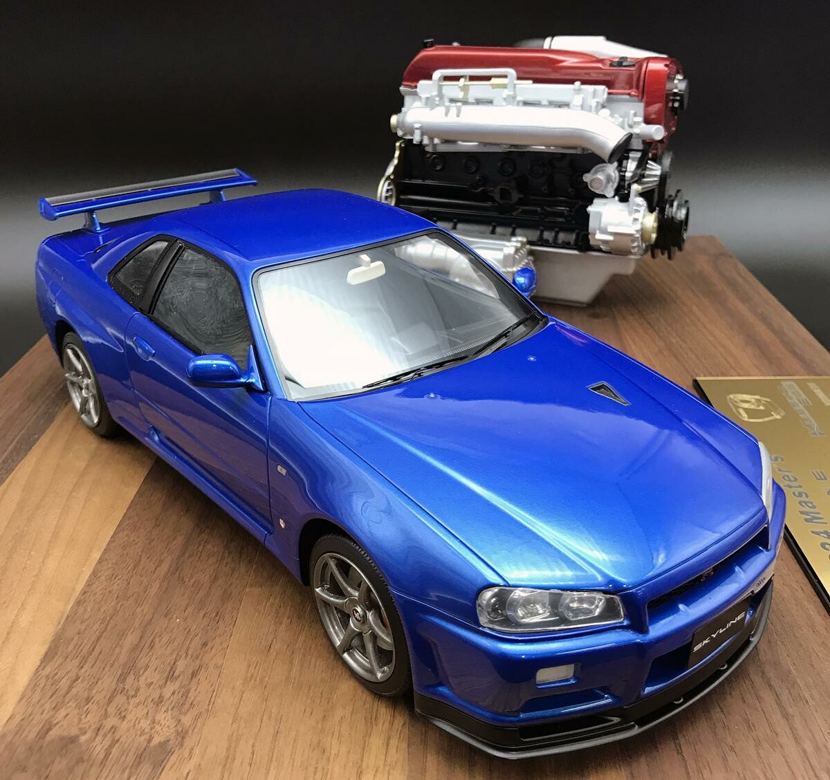 オーナー以外も必見！　車体とエンジンの超精巧スケールモデルにR34GT-Rが登場