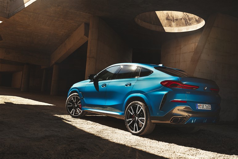 スーパーカー顔負けの超絶スペック。BMW新型「X6／X6M」発売。1622から