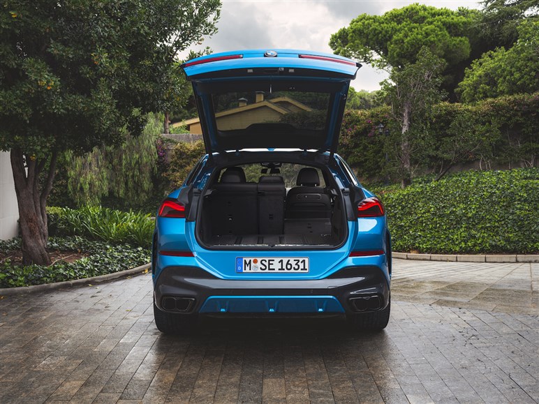 スーパーカー顔負けの超絶スペック。BMW新型「X6／X6M」発売。1622から