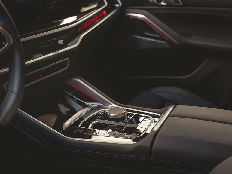 スーパーカー顔負けの超絶スペック。BMW新型「X6／X6M」発売。1622から