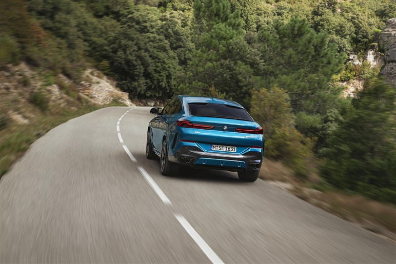 スーパーカー顔負けの超絶スペック。BMW新型「X6／X6M」発売。1622から