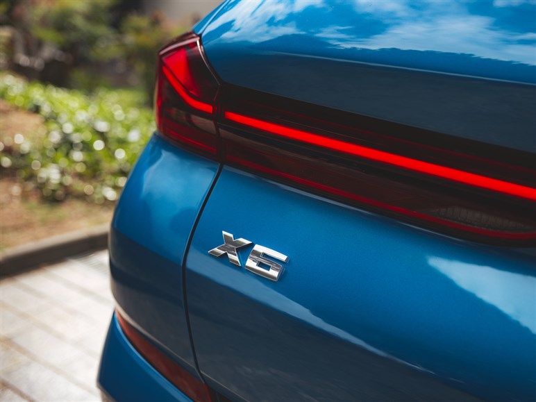 スーパーカー顔負けの超絶スペック。BMW新型「X6／X6M」発売。1622から